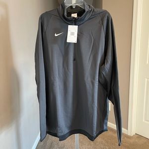 Nike thermal 1/2 zip NWT in gray size 2XL.